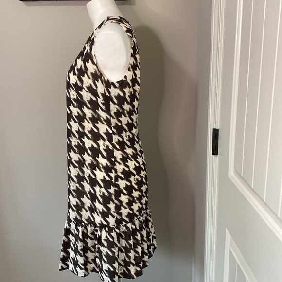 J.Crew black & cream houndstooth
Shift Dress Sz 2 
💯 excellent condition - Picture 8 of 13